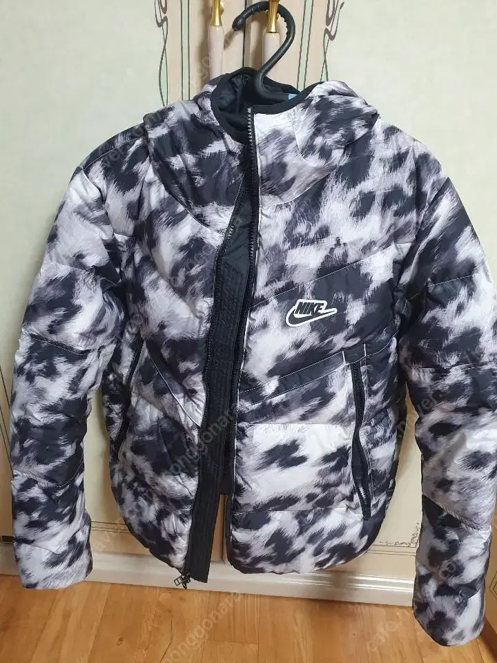 Nike White Camo Padded size M sells