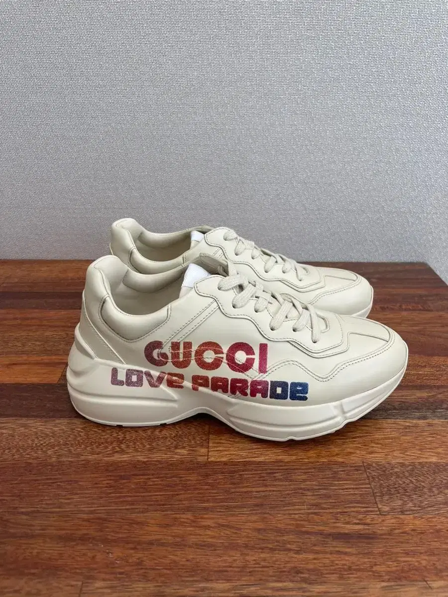 Gucci (Genuine) Layton Love Parade (250) New