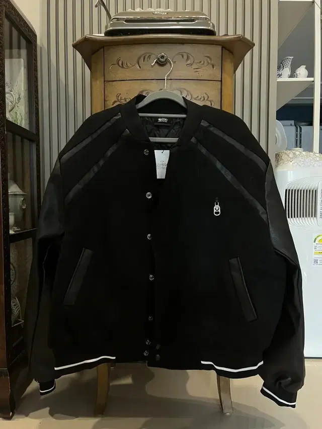 (새제품) 커뮨더웨어 KOMMUN RACER VARSITY JACKET