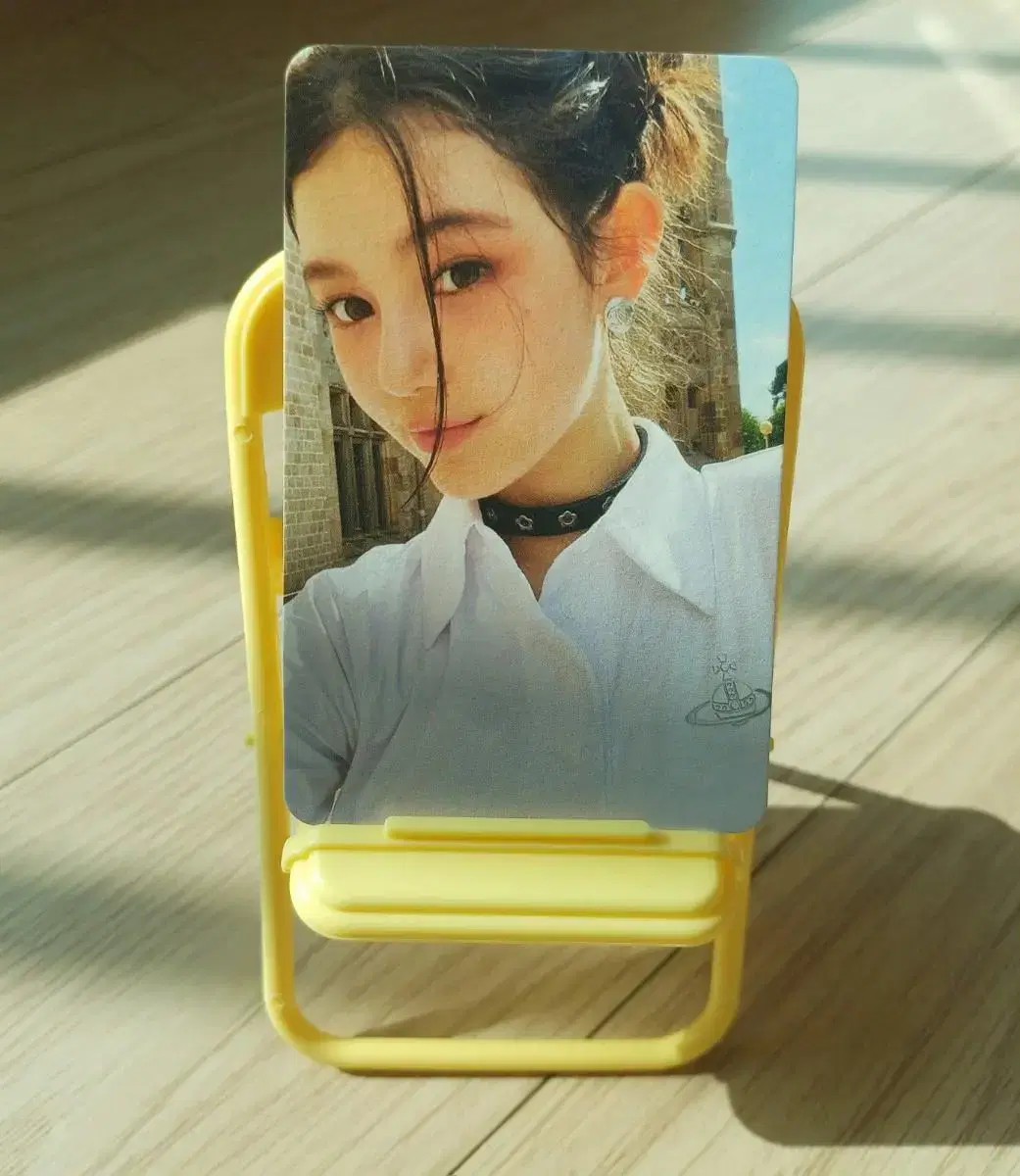 Photocard chair holder