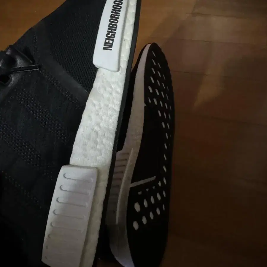 아디다스 NMD R1 Invincible 280