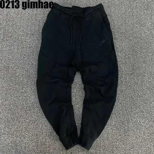 100 Nike TechPack Jogger Pants