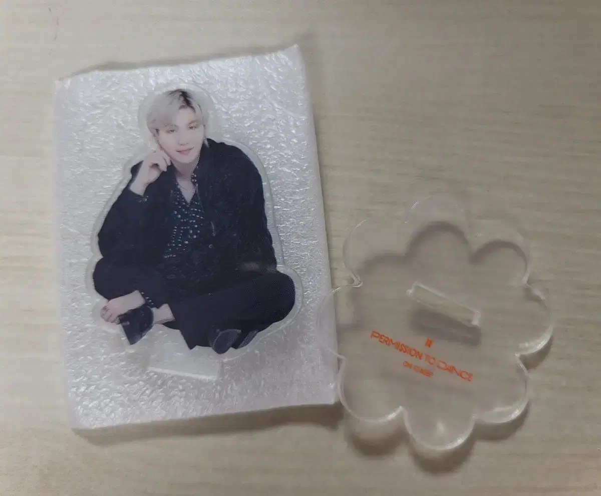 PuttoDan acrylic stand luckydraw suga PTD ld