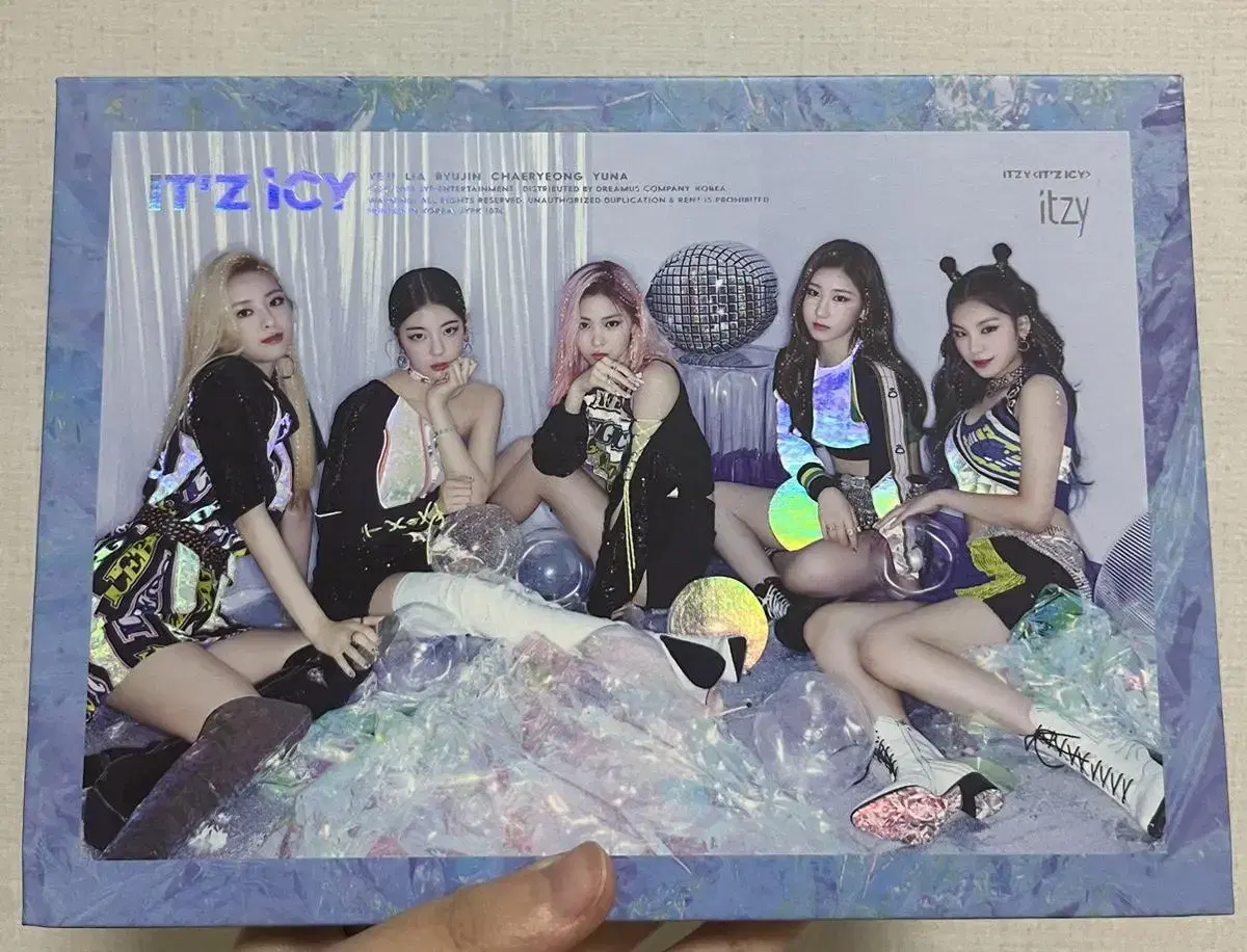 Itzy A.C. album sell it.