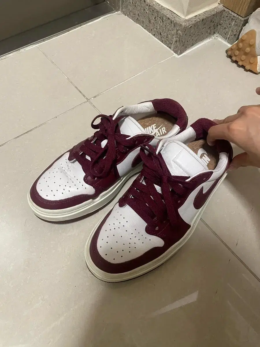 Jordan1 Elevate Low Dark Beatroot 240