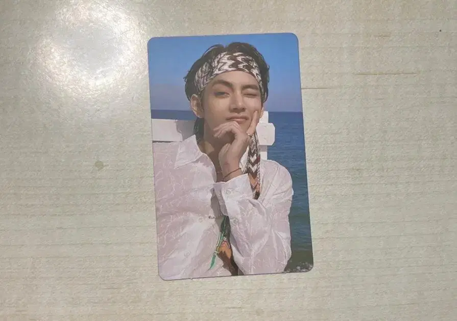 Butter v V kim taehyung photocard I'm selling it! Dehulling