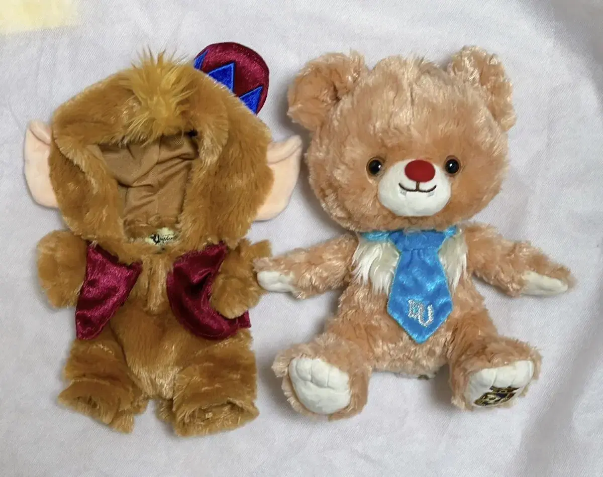 Unibear Pooh Starbucks Bearista doll Sells