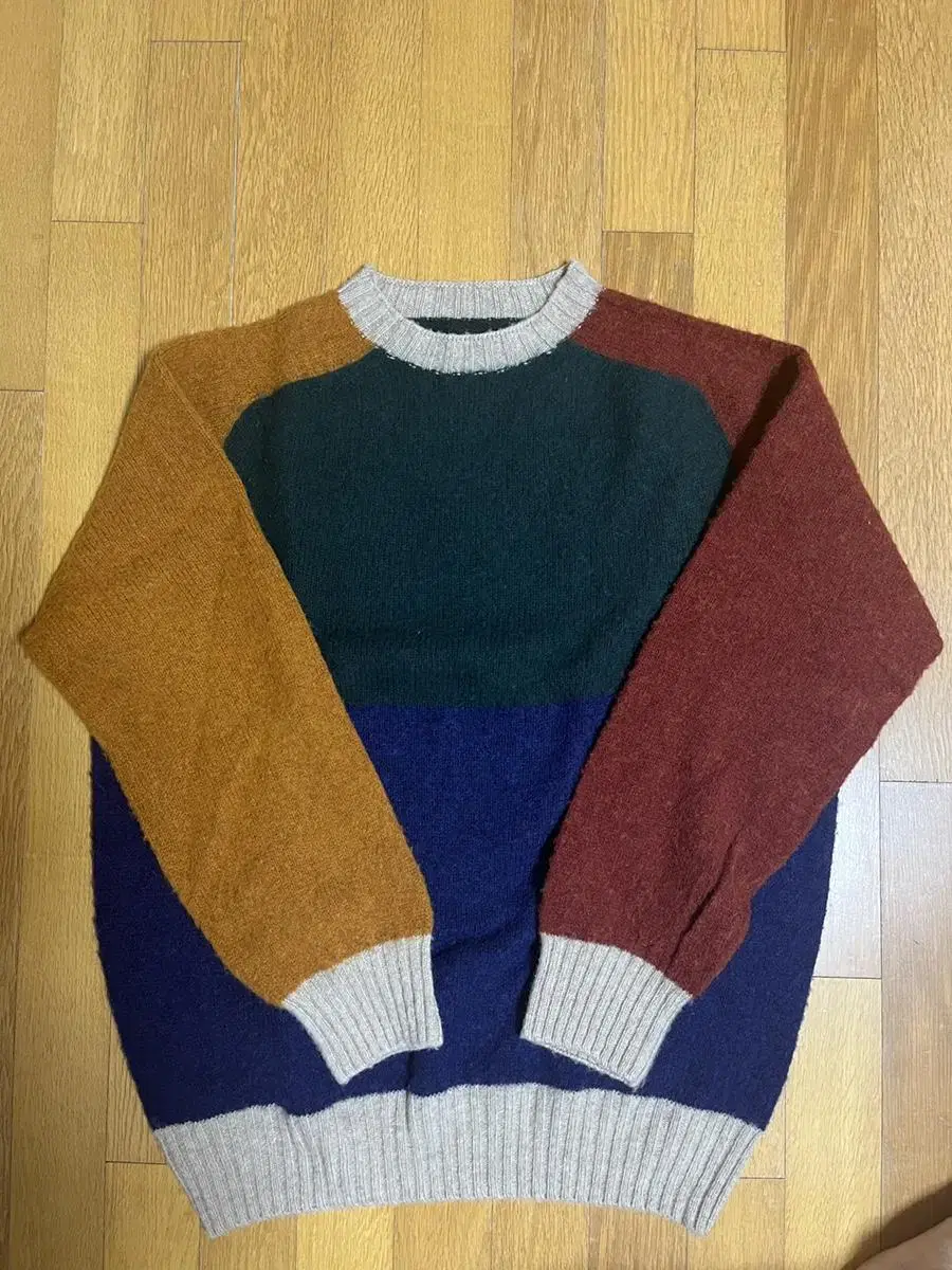 (NEW) Howlin' Shaggy Dog Knit XL