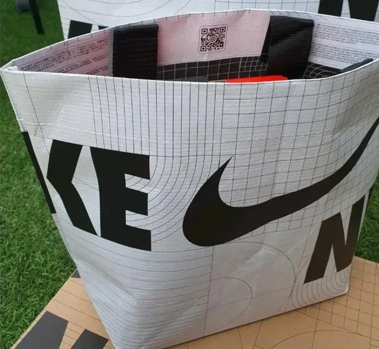 Nike Useless Bag M New Product