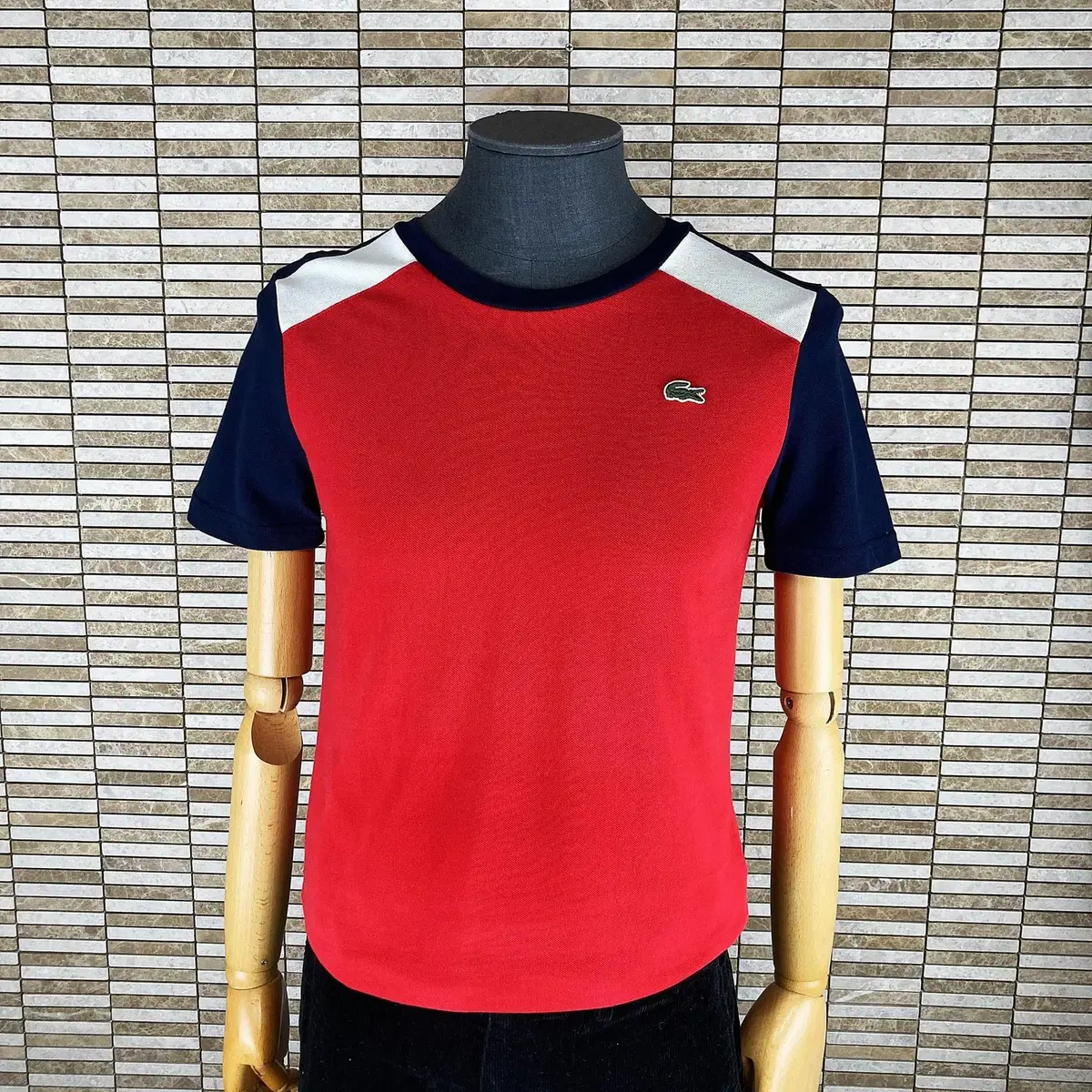 [95] New Lacoste red navy round neck t-shirt