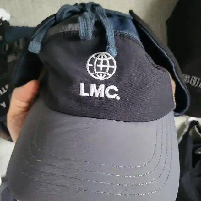 아이앱 lmc 콜라보 모자 파라요