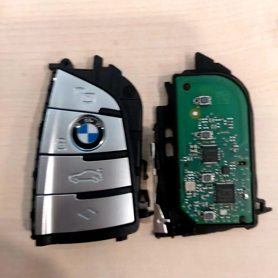 BMW 셀프 개조하다가 DIY 고장 수리 믿고 맡기는 자동차키 전문가