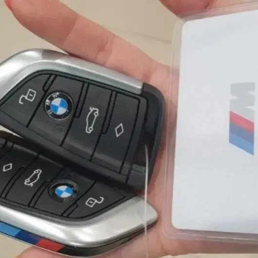 BMW 셀프 개조하다가 DIY 고장 수리 믿고 맡기는 자동차키 전문가