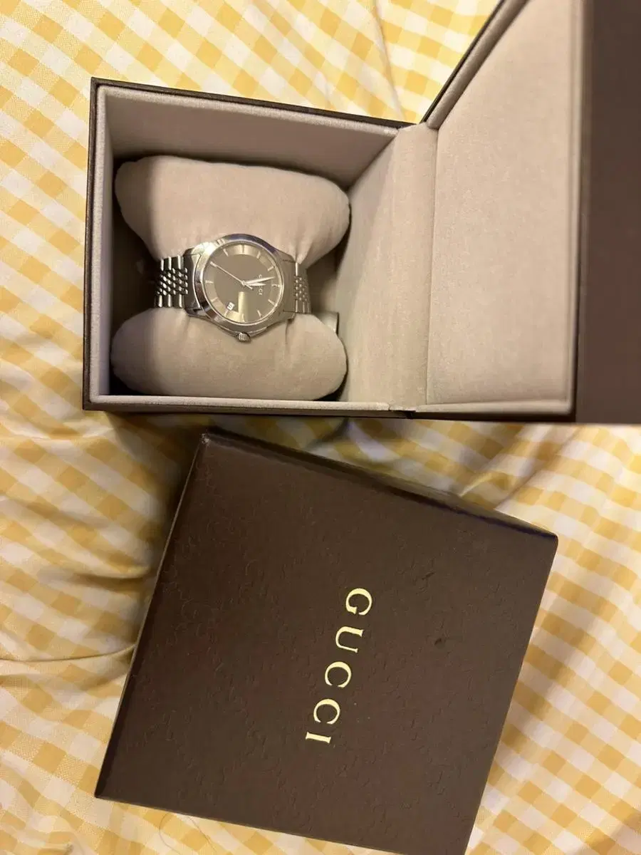 Gucci Genuine Men's Artifact Watch Very Good Condition Quick sale