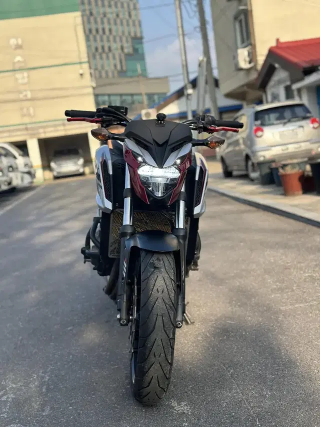 혼다 cb650f 18년식 저렴하게 판매합니다.