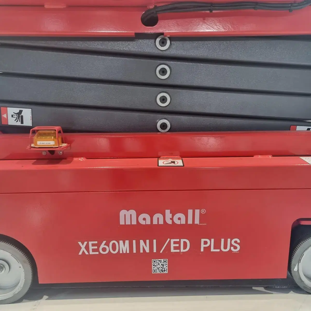 멘톨 고소작업차 XE60MINI ED PLUS(작업높이 6.4M) 시저형