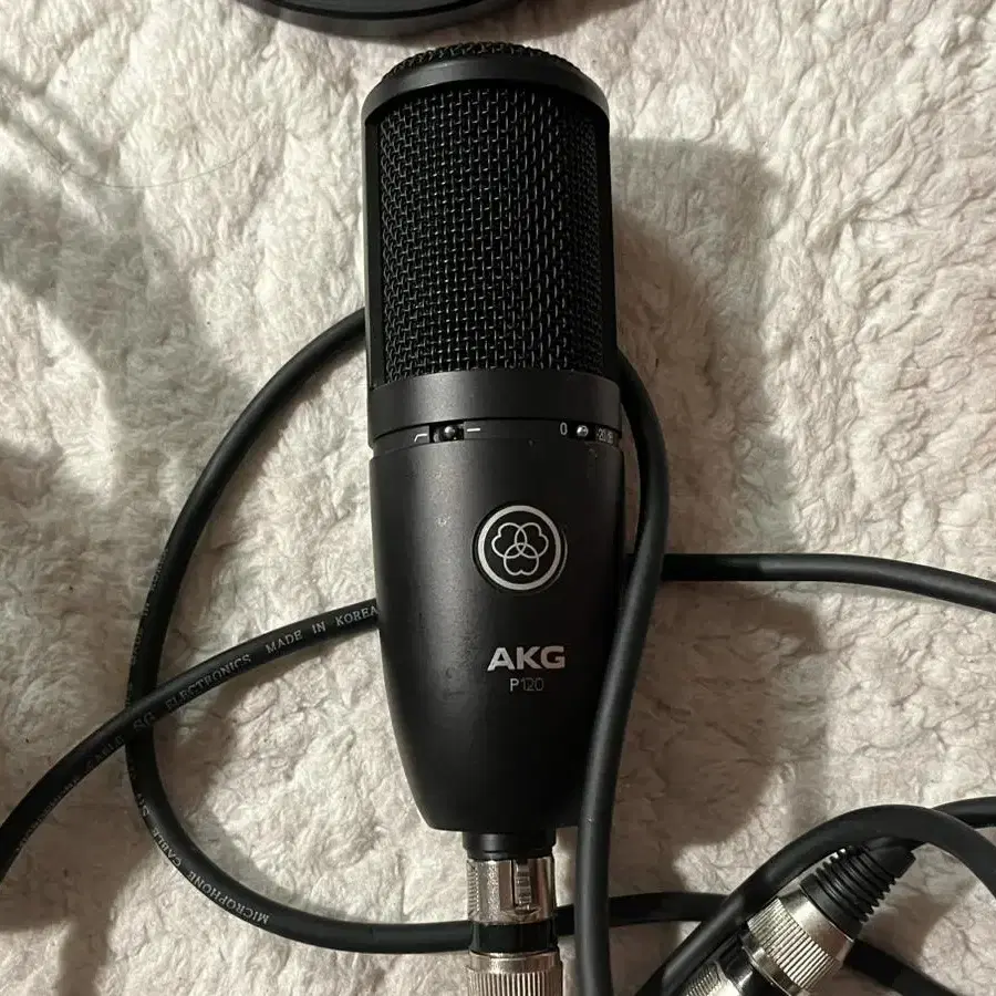 akg 마이크 p120,