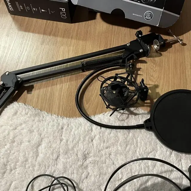 akg 마이크 p120,