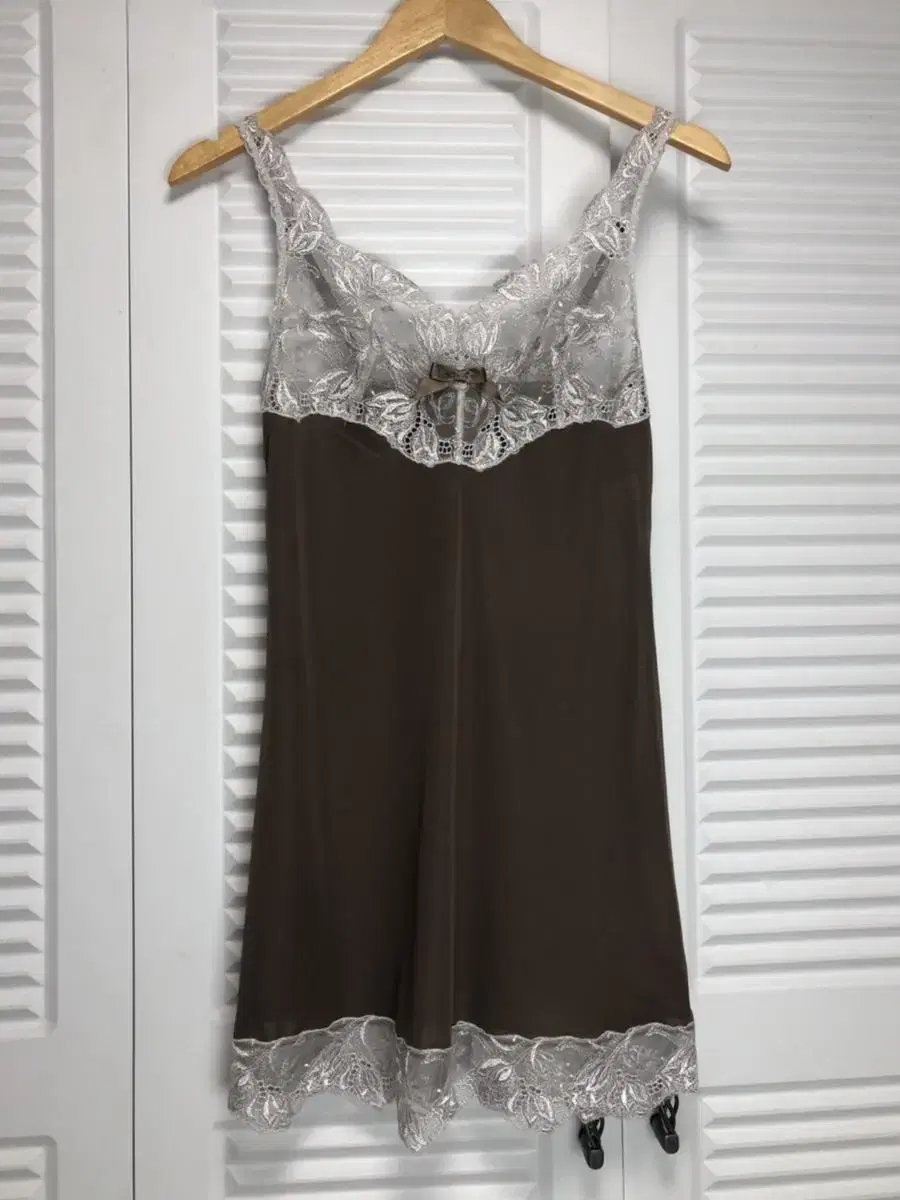 Vintage brown slip