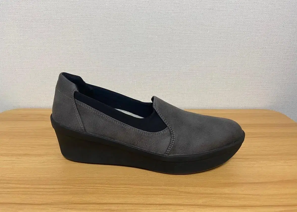 (New) Clarks Women's Wedge Shoes 250