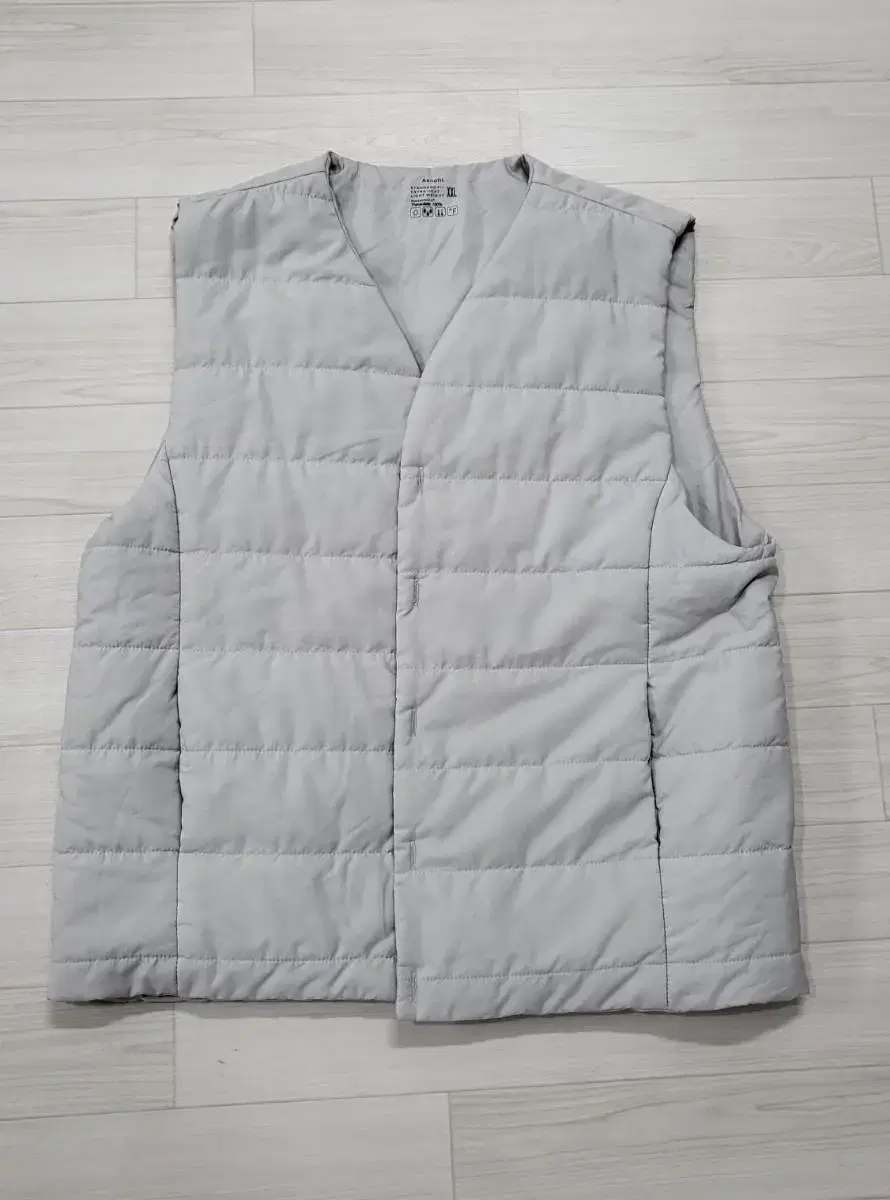 Lightweight padded vest L