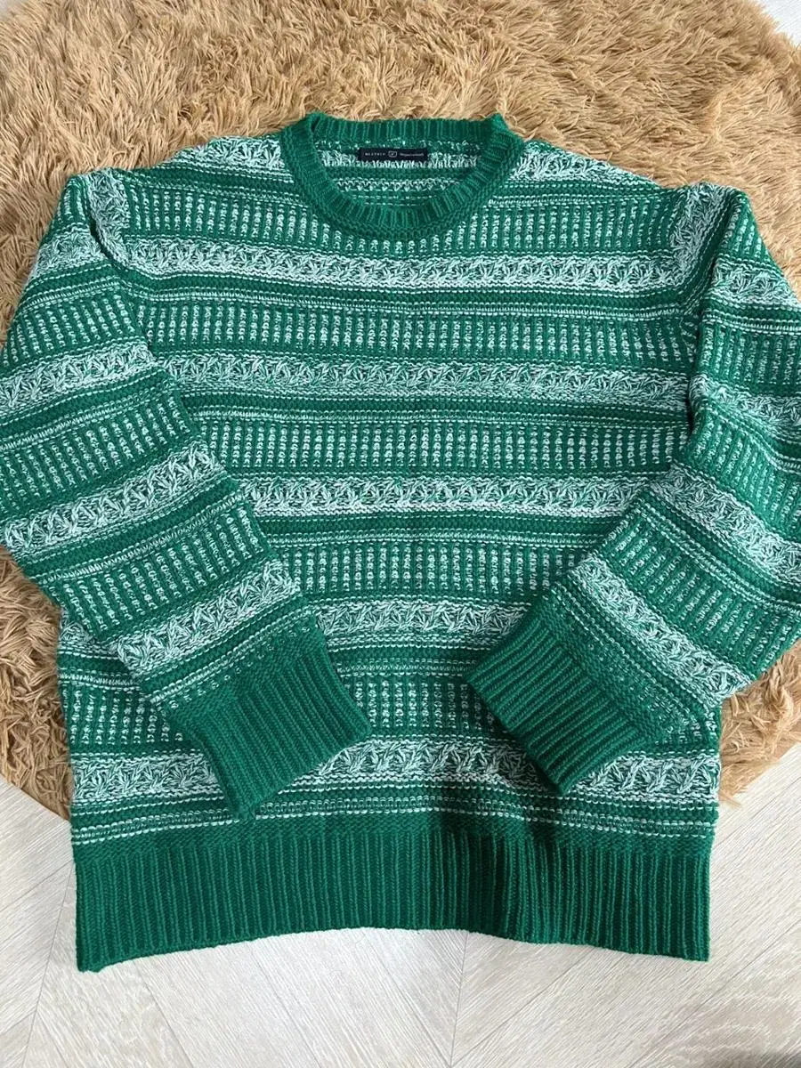 Cost 8.5 Green Colorway Knit