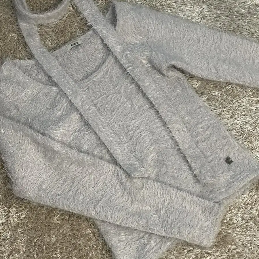 아우로 Ouro FLUFFY MUFFLER TOP [ ASH GRAY ]