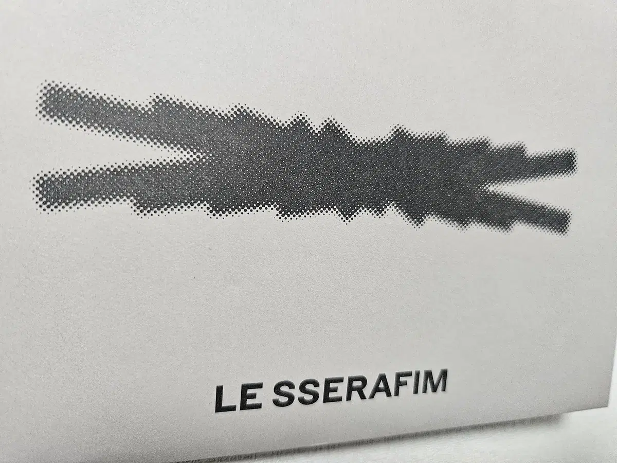 le sserafim e.ji broadcast postcard wts