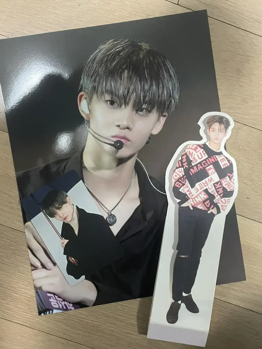 CIX bae jinyoung Sells merchandise