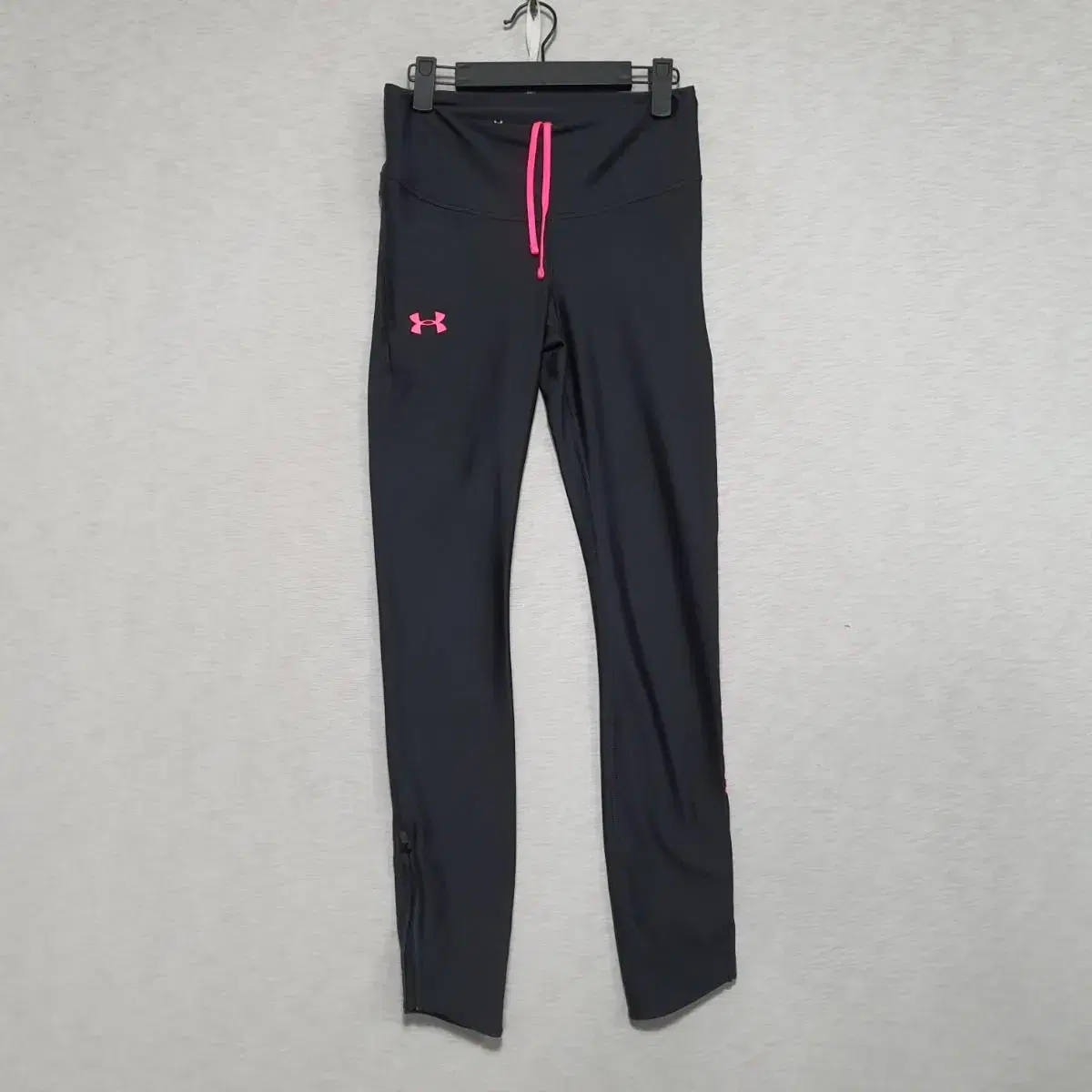 UNDER ARMOUR HEATGEAR BLACK LEGGINGS Women's L-0215