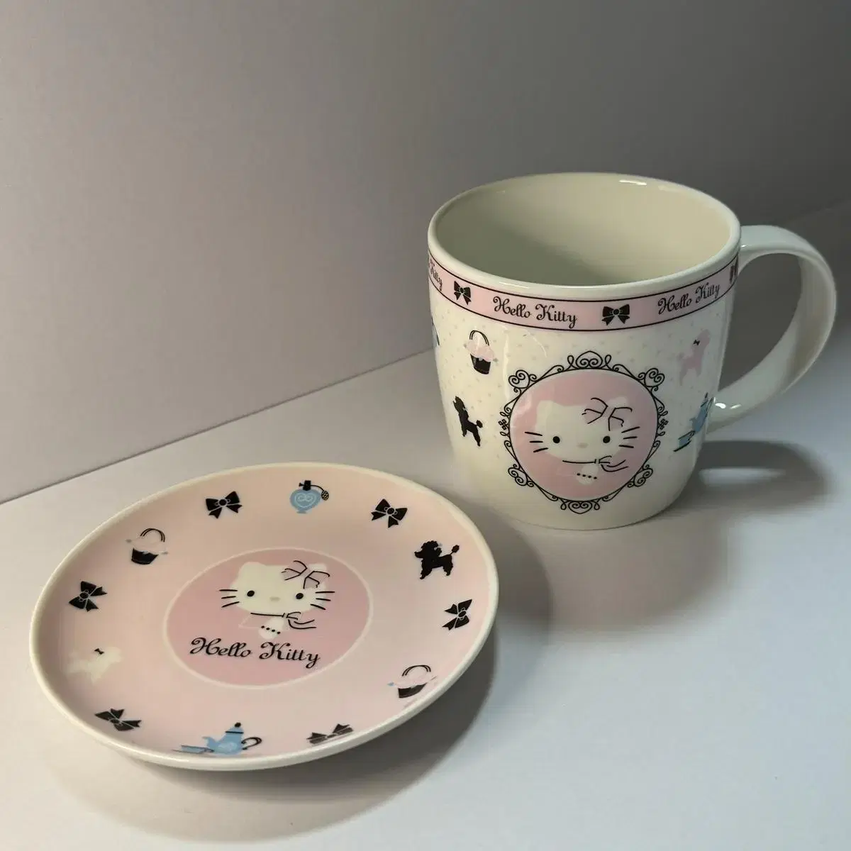 Classic Kitty Teacup Set