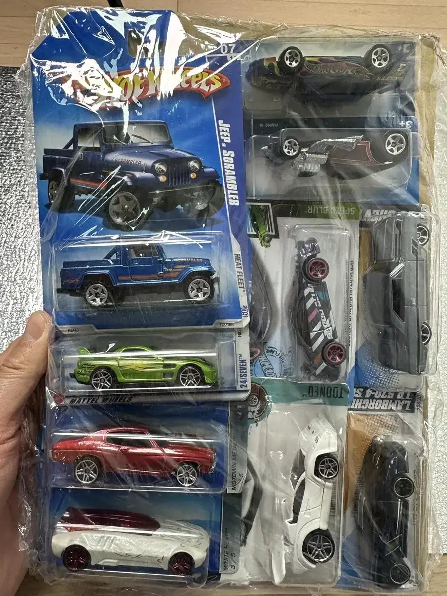 Hot Wheels sealed sell new