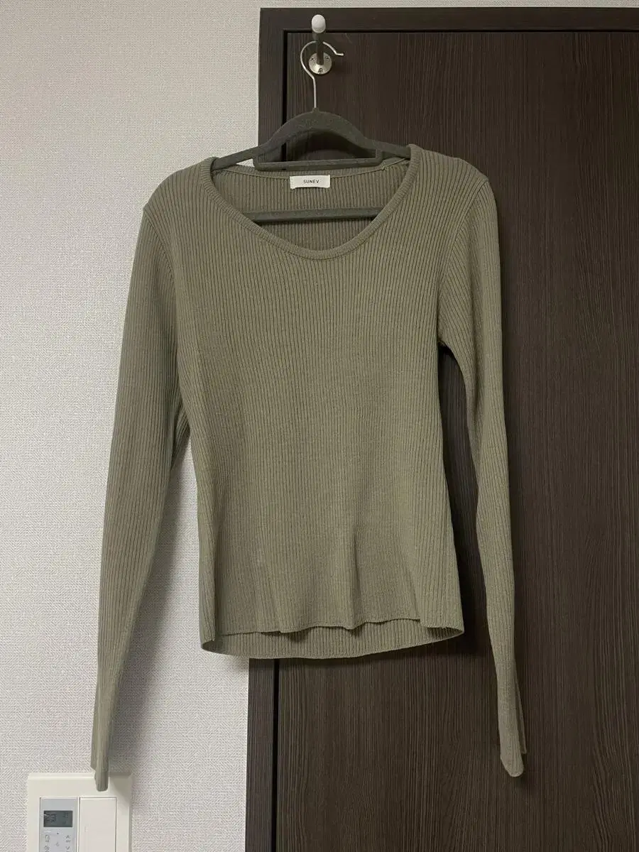 Women's Unbalanced V-Neck Ribbed Knit/T-Shirt