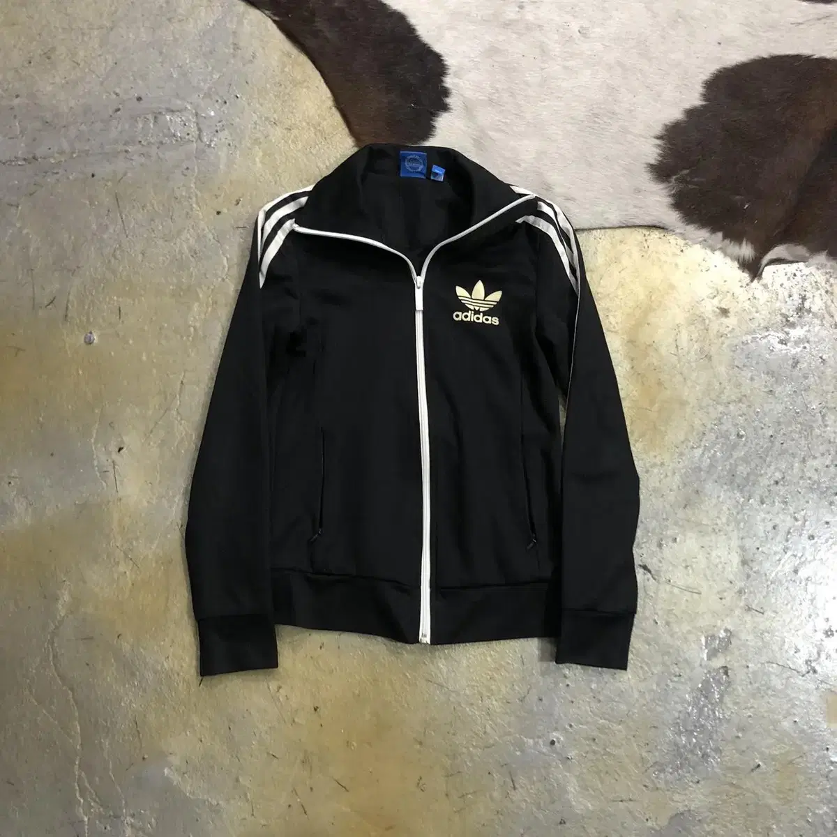 85 Adidas Europa Jersey/A3544