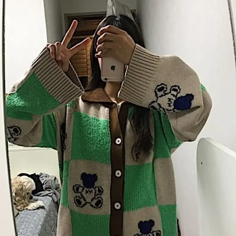 유쓰배쓰 울베어체크가디건 WOOL BEAR CHECK CARDIGAN