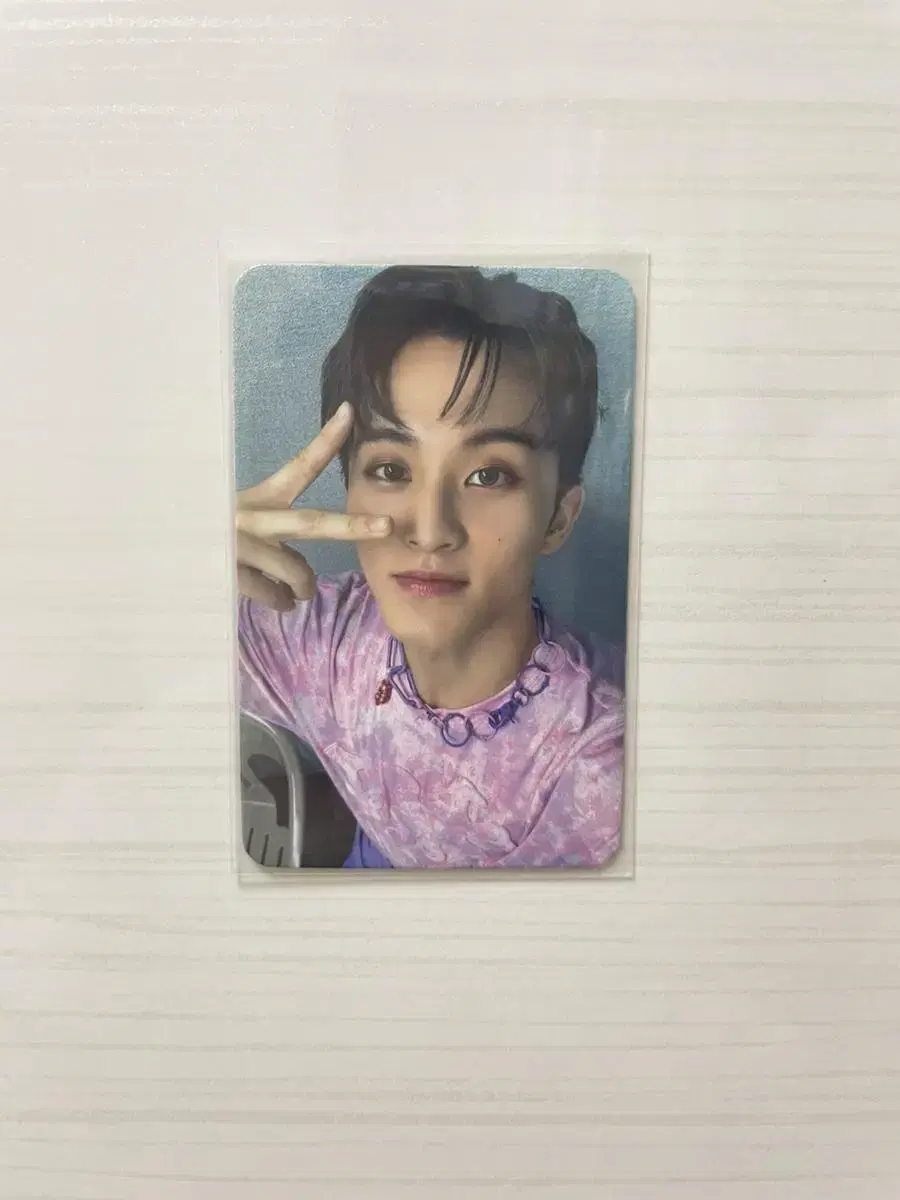 GoldenEJI unreleased photocard apple music Marks