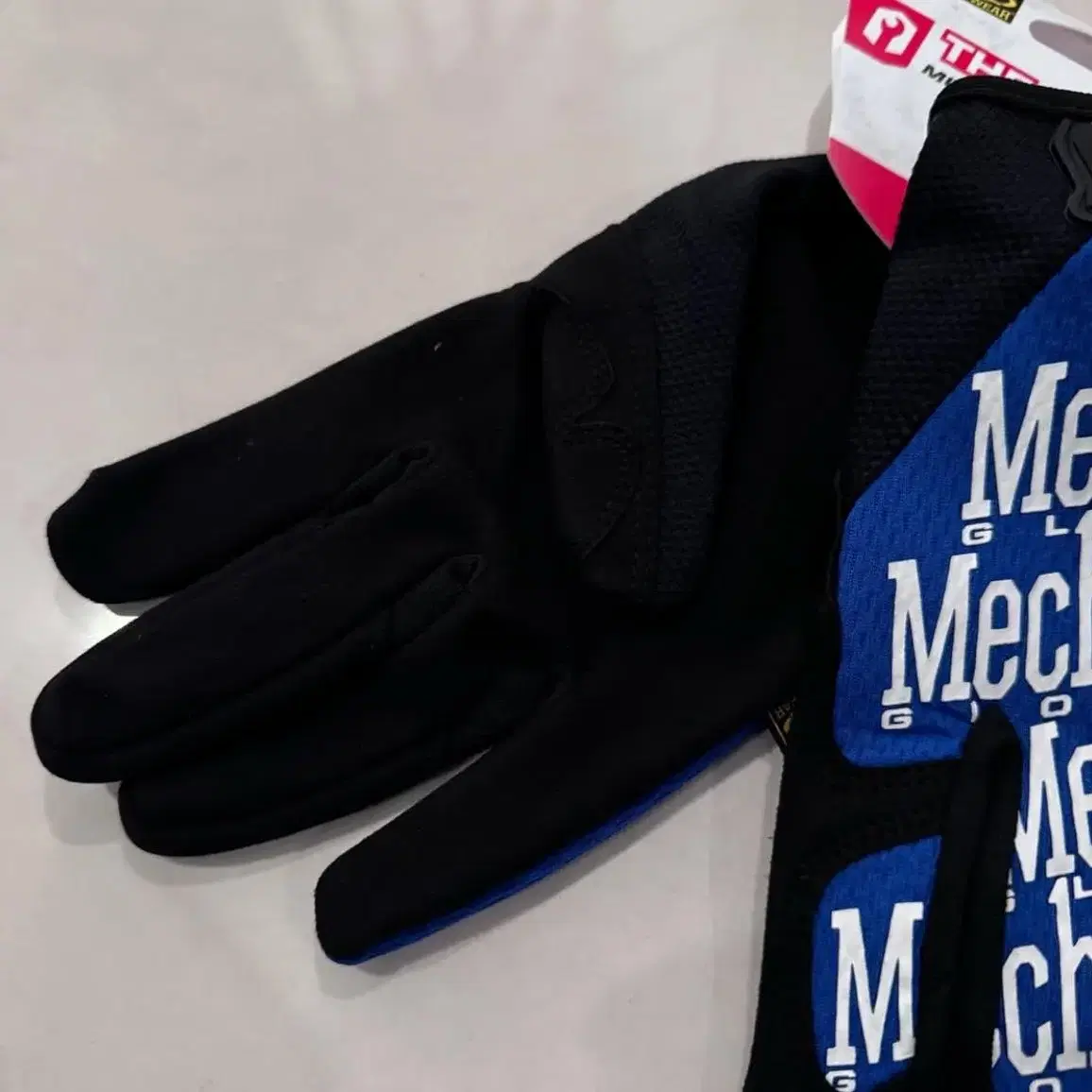 터치가능 Mechanix wear glove 슈프림과콜라보했던 브랜드