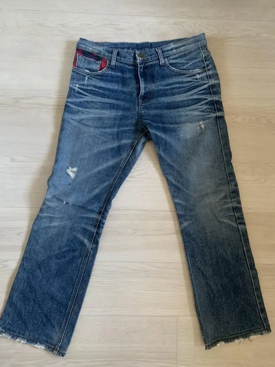 34) Vintage jeans