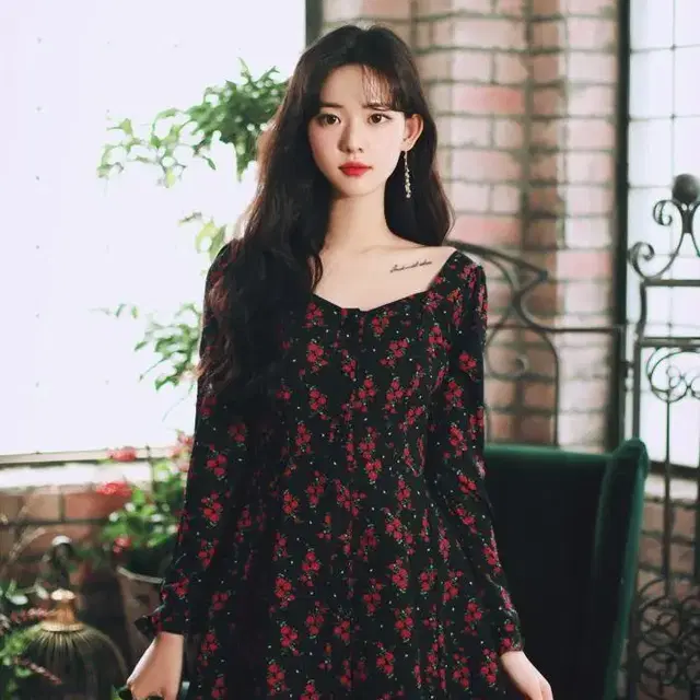 [새상품] 밀크코코아 red flower dress (M+5cm)