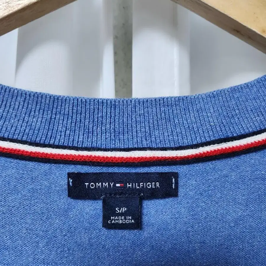 S/95 타미 힐피거 TOMMY HILFIGER 브이넥 니트