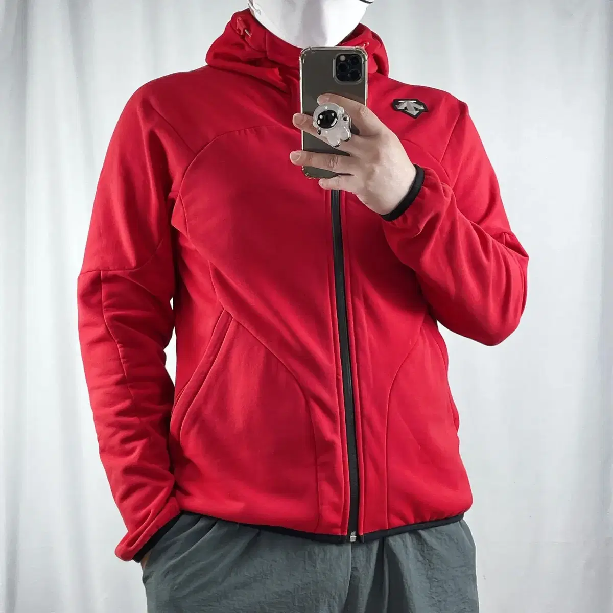 Descent Red Hooded Zip-up 105 .240215