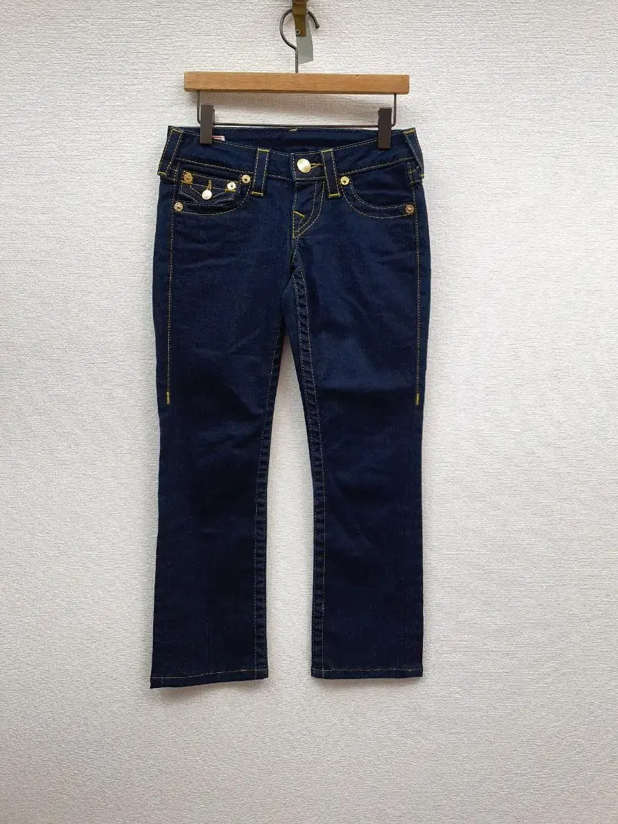 Truly Legion Jeans 23 (almost new)