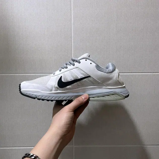 [260] NIKE 나이키 다트 운동화 (세탁완료)