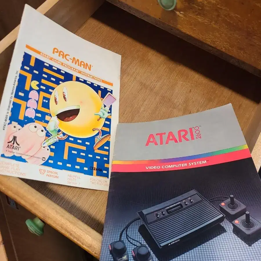 아타리ATARI 게임팩 및 팩진열장 세트