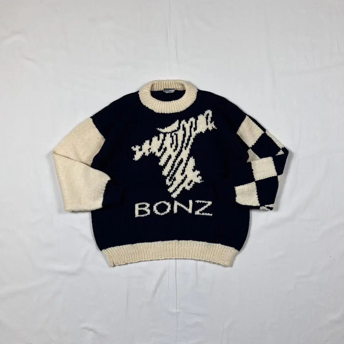 90s bonz logo knit sweater