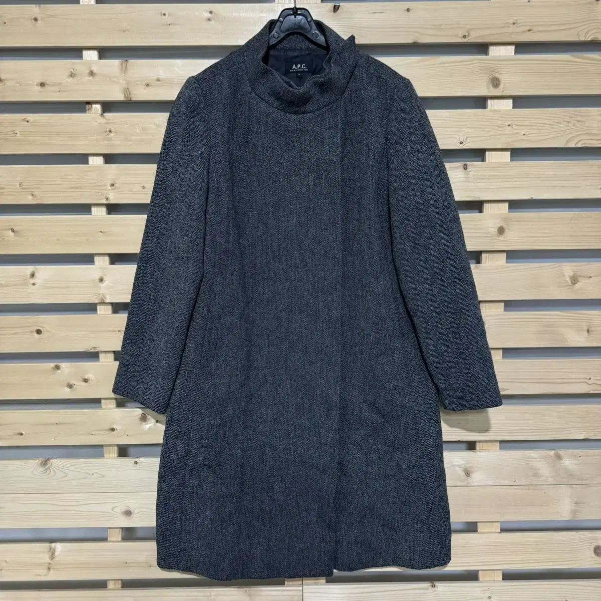 A.P.C 헤링본 코트