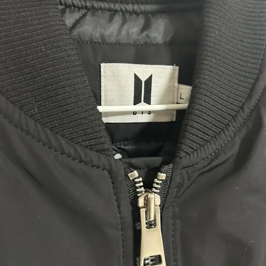 [BTS OFFICIAL] MIC DROP JACKET (L size)