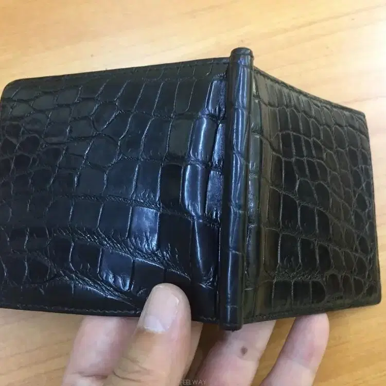 GUCCI 구찌 BI-FORD WALLET (크로커다일 스킨-악어가죽)