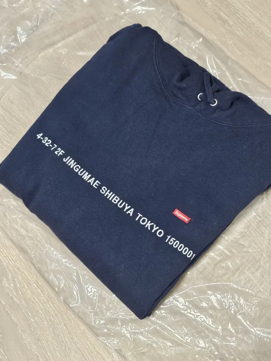 [L] Supreme Tokyo Shop Hoodie Navy