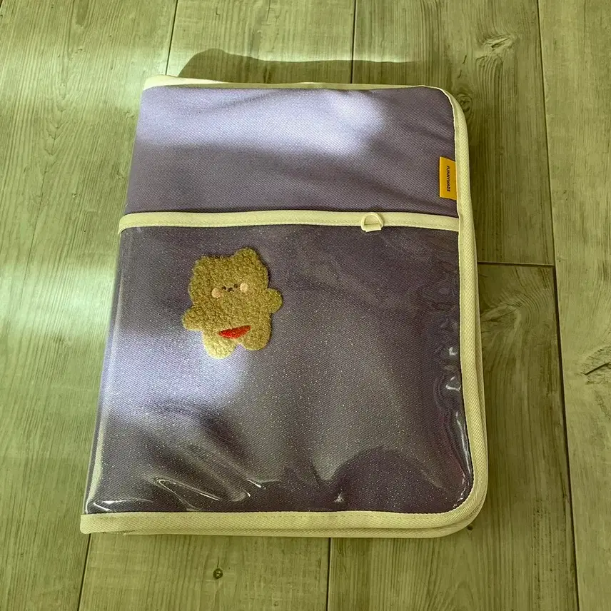 ファニメイドタブレットポーチ